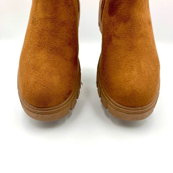 Wanted “CINDER” brown/tan heeled zipper/buckle boho grunge, Lug sole ankle boots - Picture 7 of 13